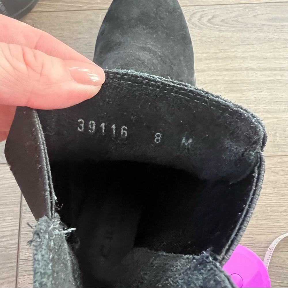 La Canadienne Black Suede Chelsea Boots NWOT - Picture 7 of 9